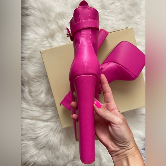 Neon Fuschsia Pink Booties - Picture 15 of 15